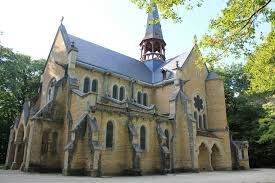 Chapelle Notre Dame du Chêne.jpg Chapelle Notre Dame du Chêne