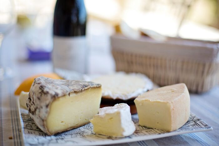 cheese-tray-1433504_1920.jpg Pixabay