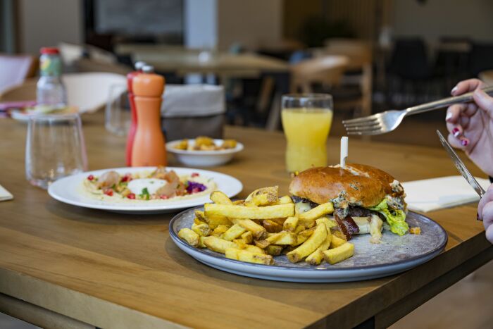 PLAT RESTAURANT CTN